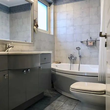 Dolphin Вилла Акрата